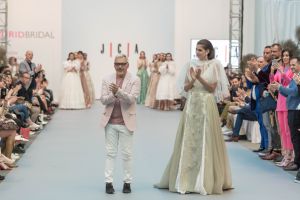 Juan Carlos Armas presenta en Madrid Bridal Week la colección XXX con la que celebra 30 años en la moda