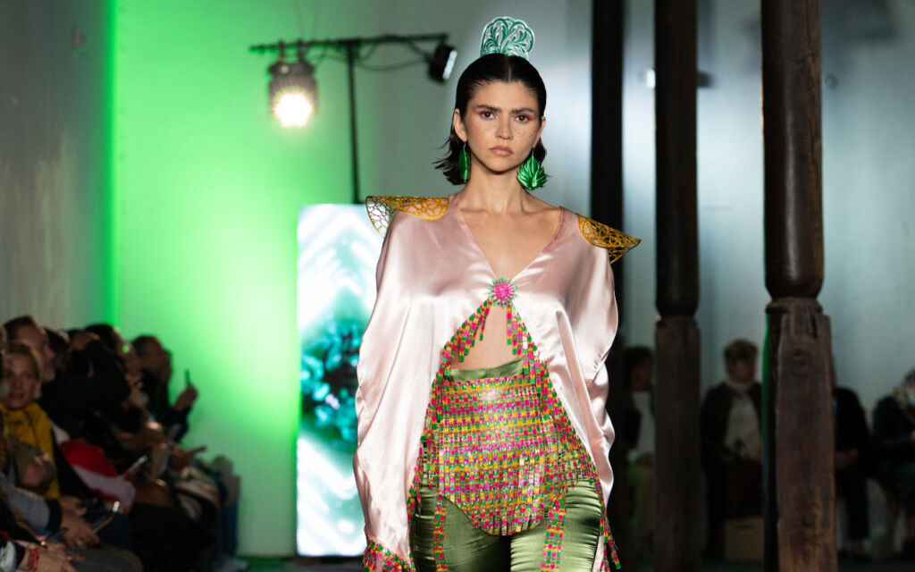 La marca tinerfeña acude a esta cita con el objetivo de demostrar que la industria textil puede ser una herramienta eficaz en la lucha contra el cambio climático.