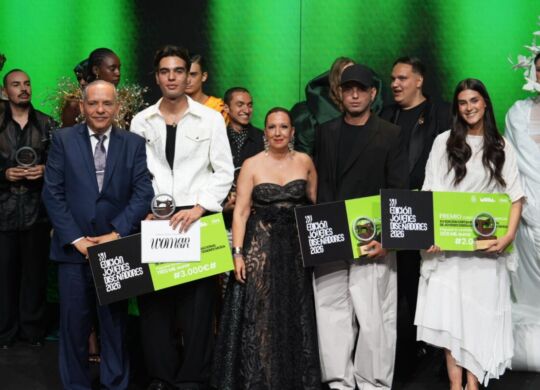 GANADORES-JOVENES-DISENADORES-001-1200x802
