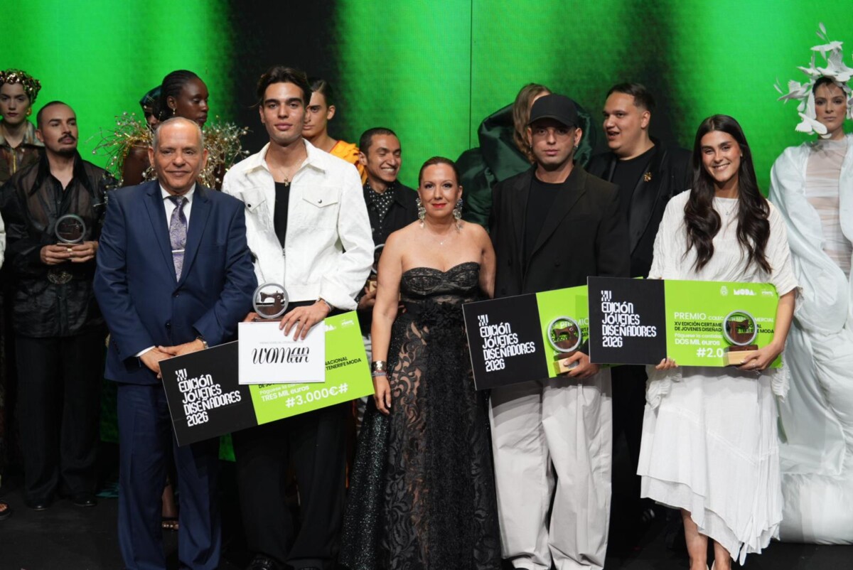 GANADORES-JOVENES-DISENADORES-001-1200x802